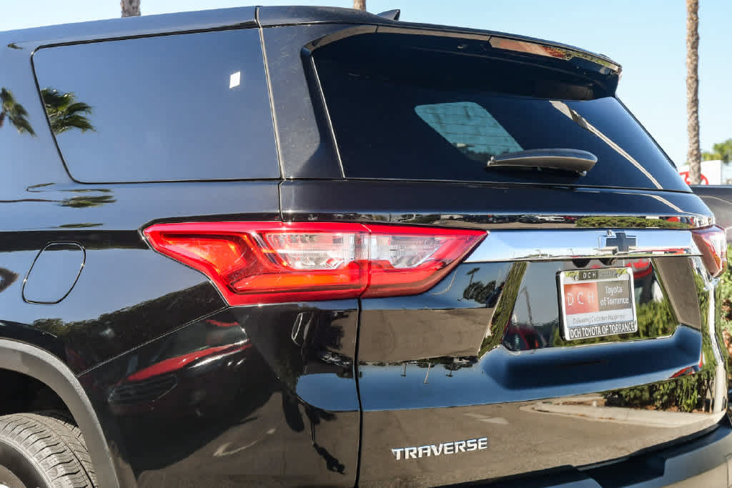 Used 2020 Chevrolet Traverse LS w/ LPO, Floor Liner Package FWD image 6