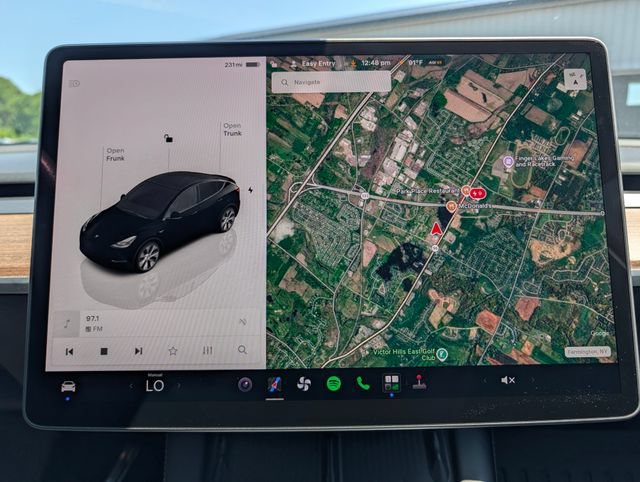 Used 2023 Tesla Model Y Long Range AWD/4WD image 26