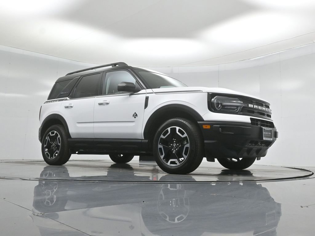 Certified 2024 Ford Bronco Sport Outer Banks w/ Topo Graphic Package AWD/4WD image 3