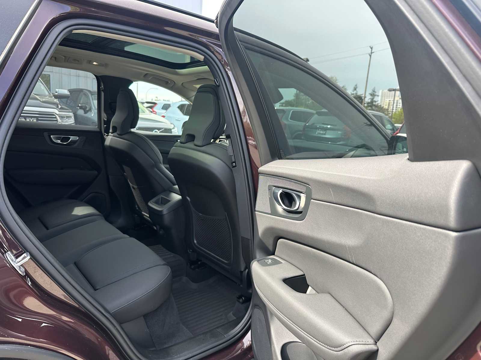 Used 2026 Volvo XC60 B5 Plus w/ Climate Package PRO image 13