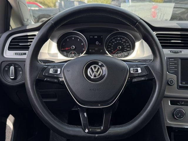 Used 2017 Volkswagen Golf SE FWD image 13