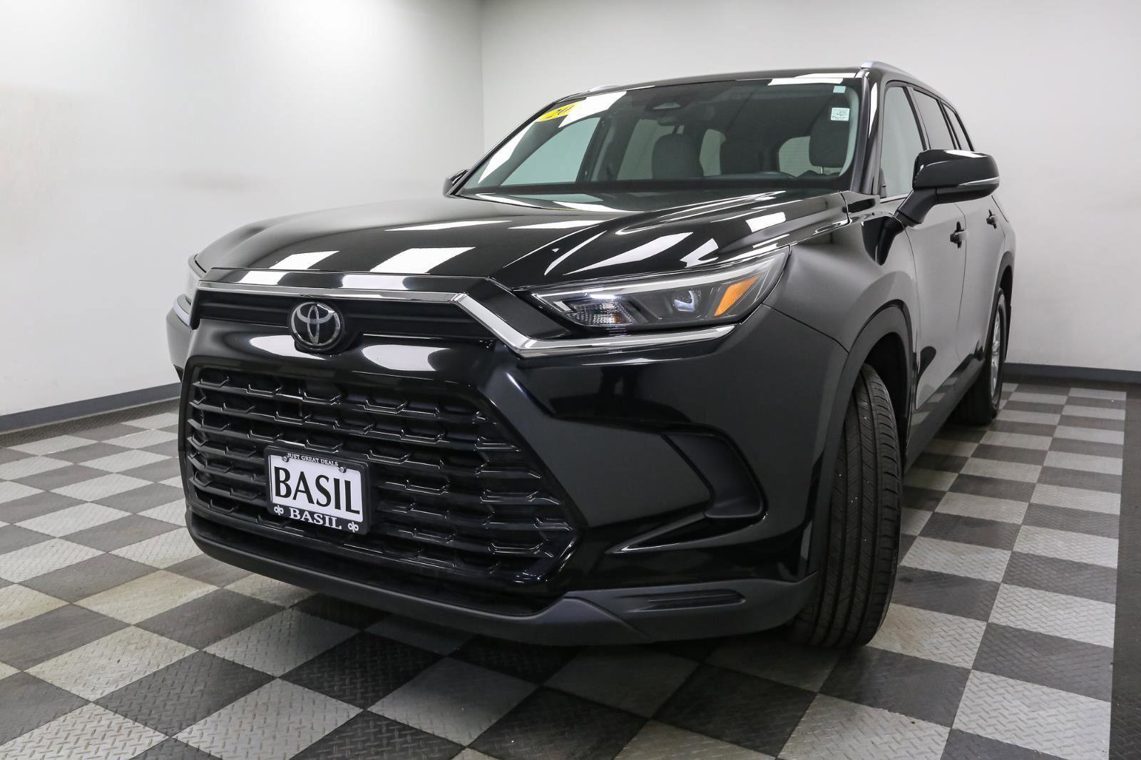 Used 2024 Toyota Grand Highlander XLE image 4