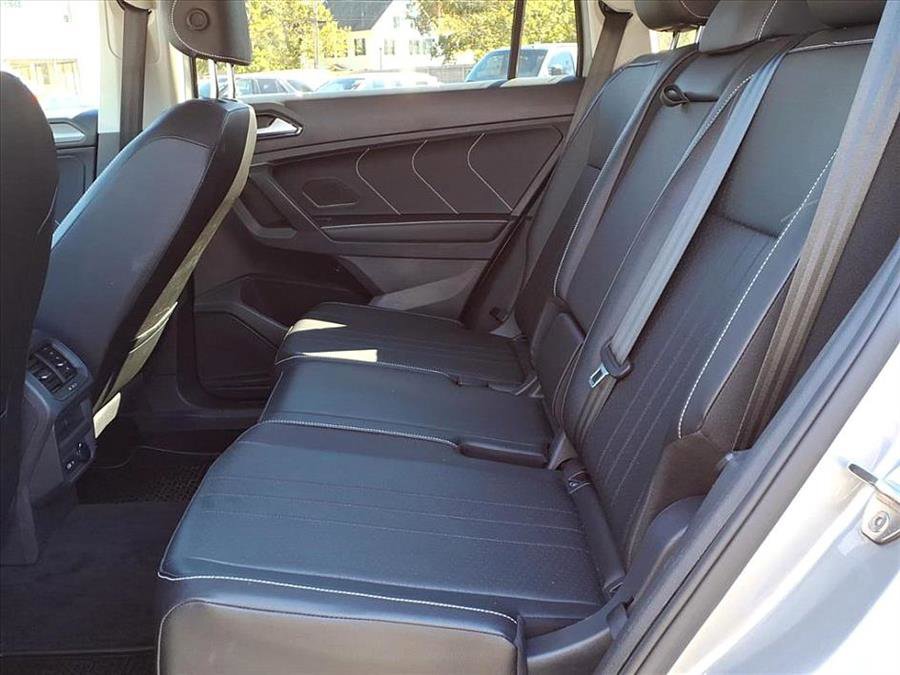 Used 2024 Volkswagen Tiguan SE image 30