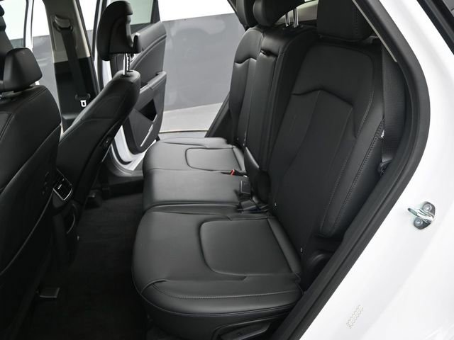 Used 2025 Kia Sportage EX image 12