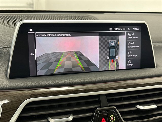 Used 2022 BMW 750i xDrive image 26