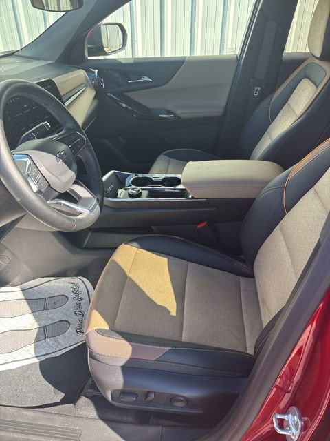 Used 2026 Chevrolet Equinox ACTIV image 12