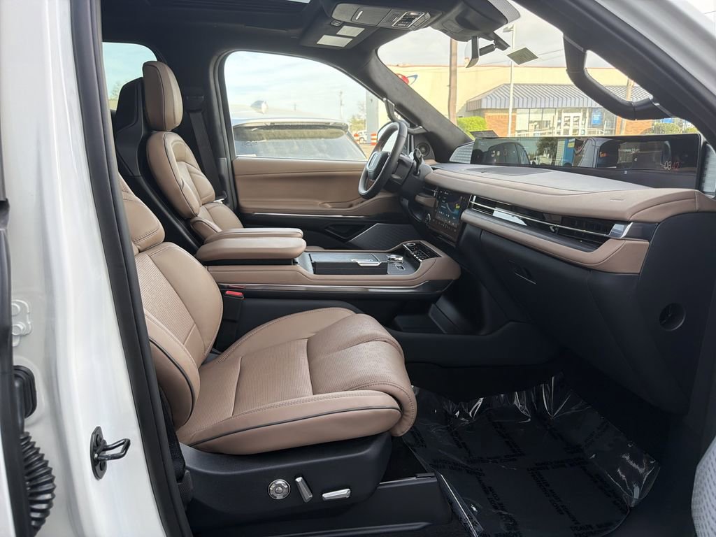 New 2025 Lincoln Navigator Black Label AWD/4WD image 7
