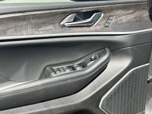 New 2026 Jeep Grand Cherokee L Limited RWD image 12