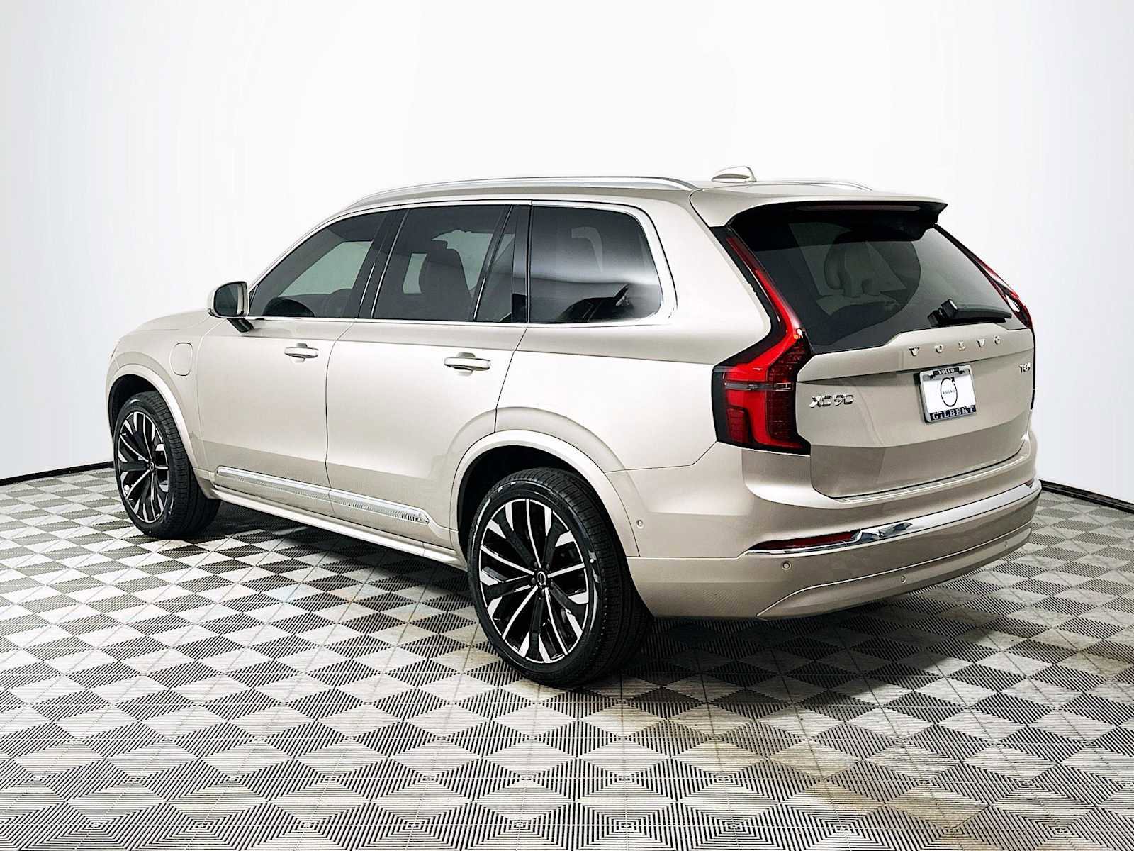 New 2026 Volvo XC90 T8 Ultra w/ Lounge Package image 5