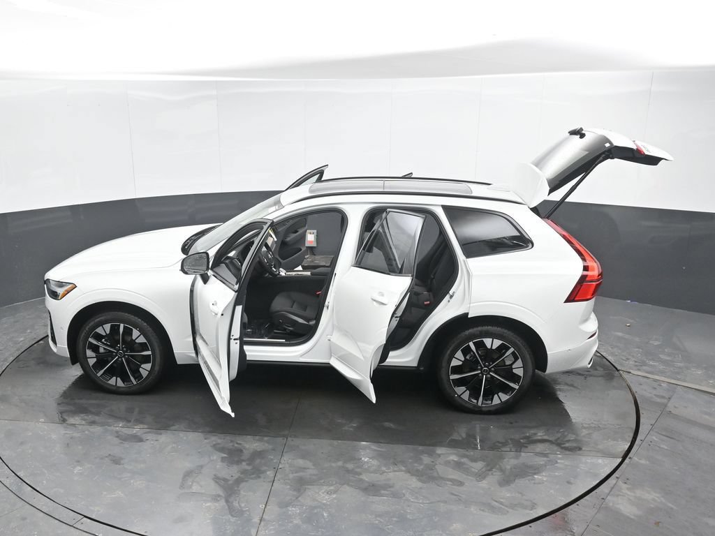 New 2026 Volvo XC60 B5 Plus w/ Climate Package AWD/4WD image 47