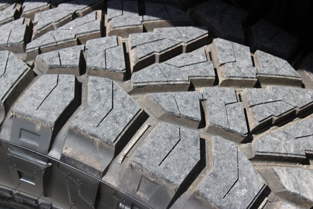 Used 2021 GMC Sierra 1500 AT4 w/ AT4 Premium Package image 18