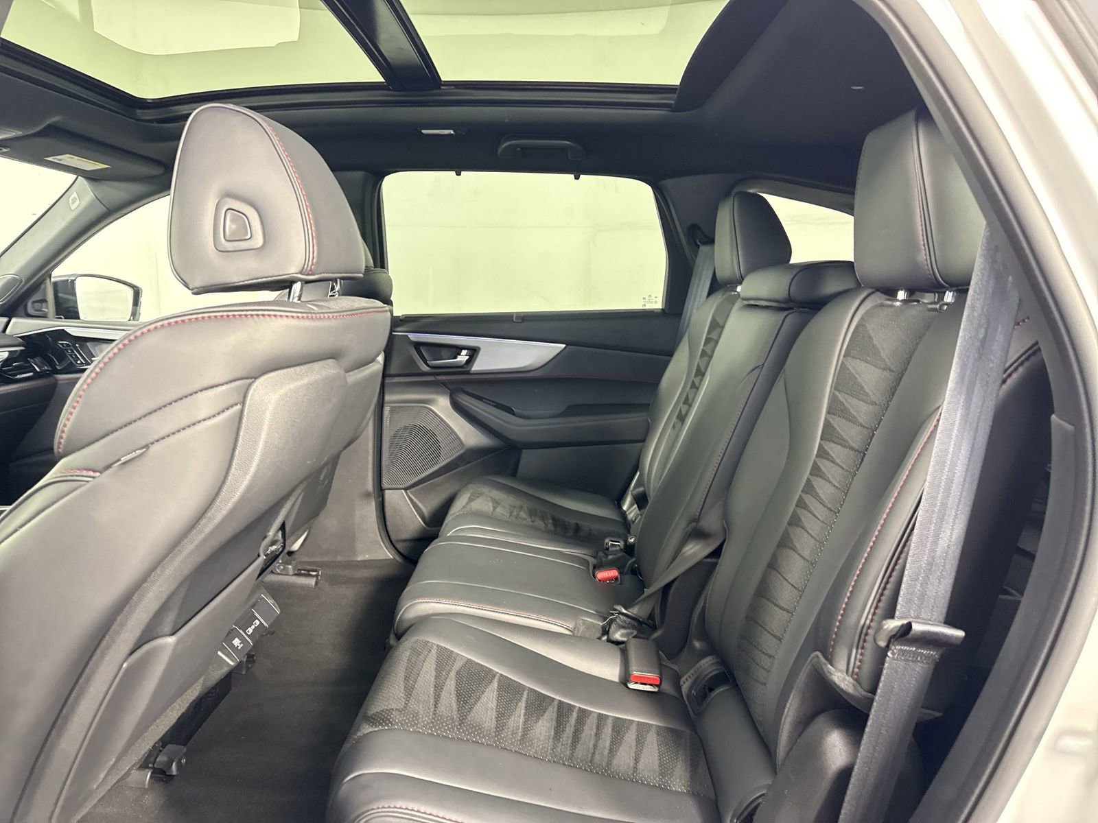 Used 2023 Acura MDX A-Spec AWD/4WD image 22