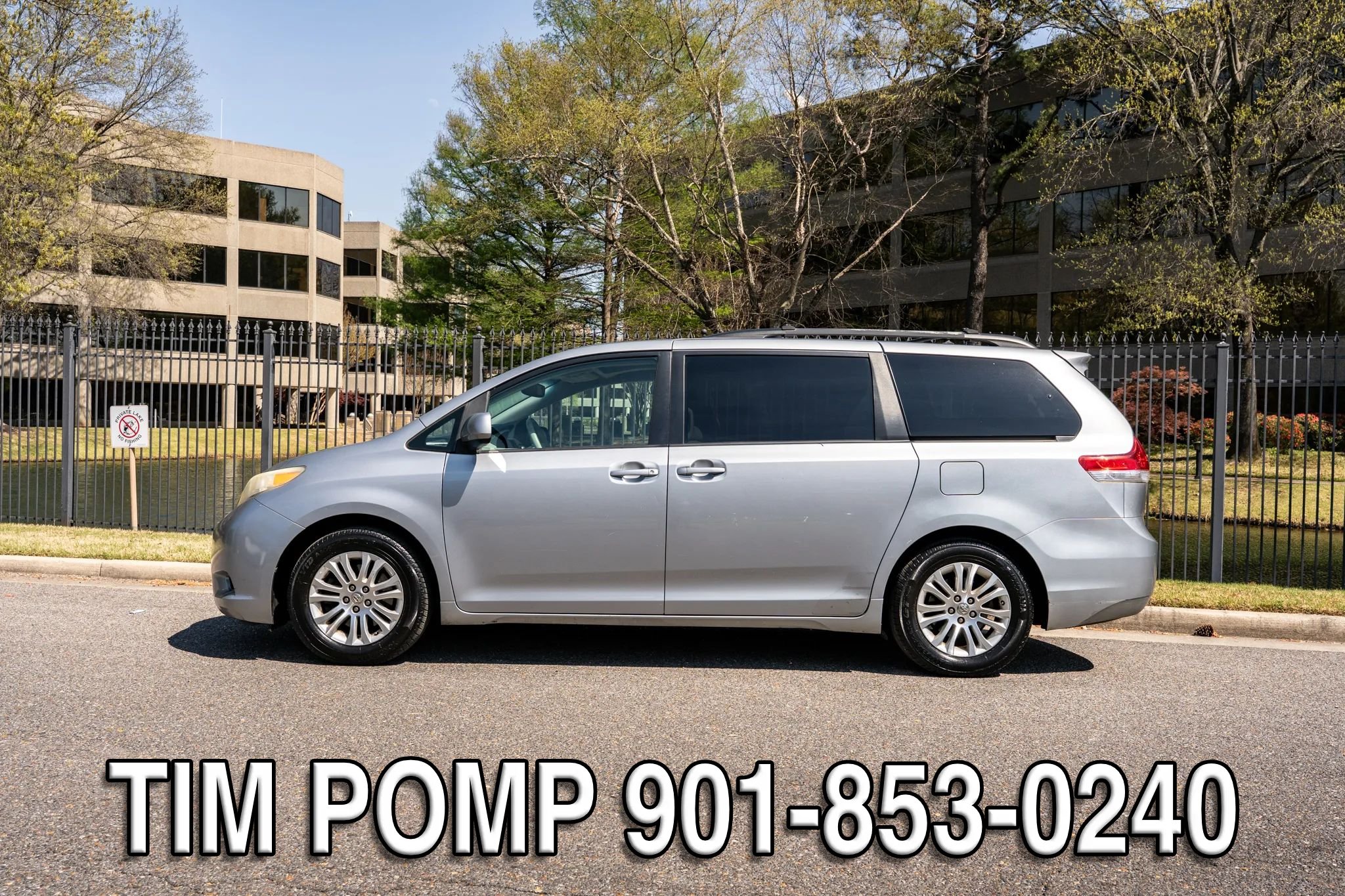 Used 2011 Toyota Sienna XLE w/ Entertainment Pkg FWD image 9