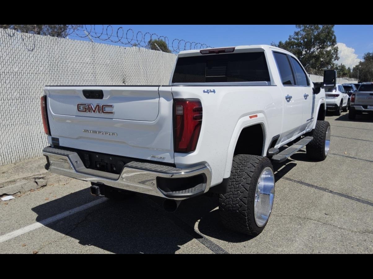 Used 2024 GMC Sierra 2500 SLT w/ SLT Premium Package AWD/4WD image 18