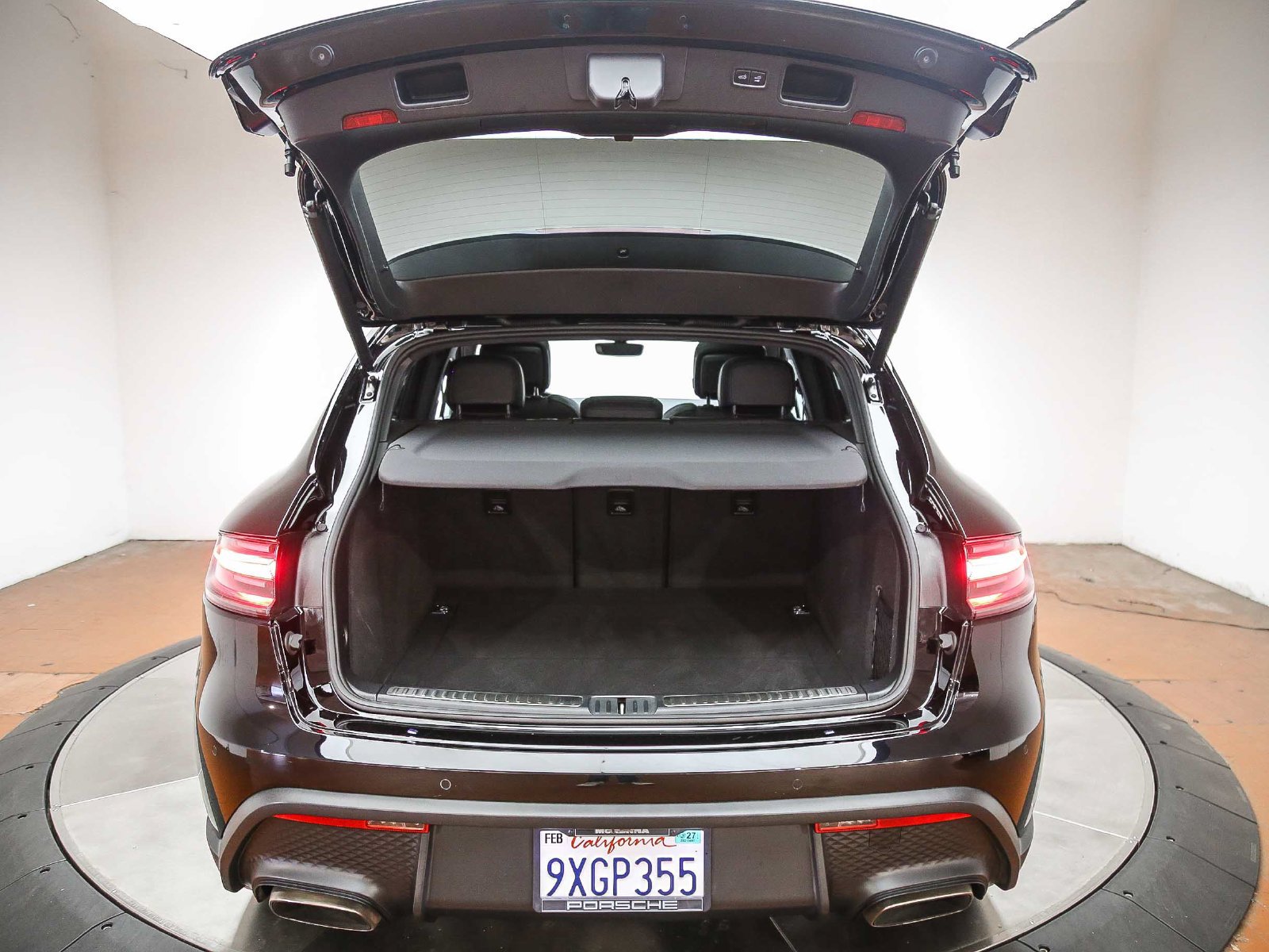 Certified 2026 Porsche Macan AWD/4WD image 30