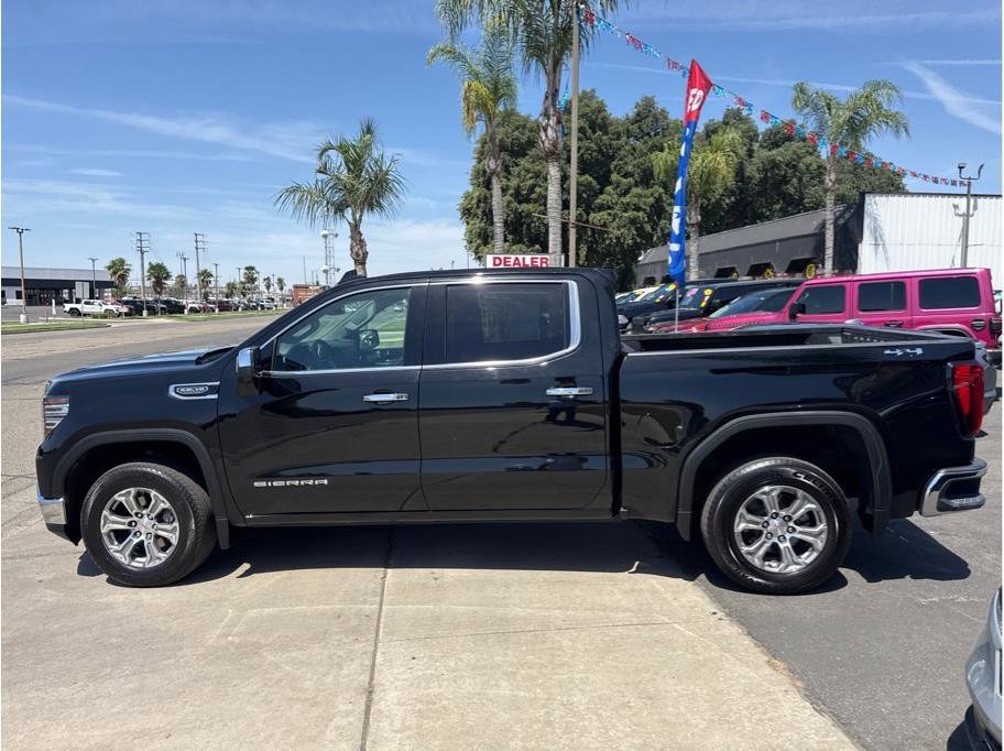 Used 2025 GMC Sierra 1500 SLT AWD/4WD image 8