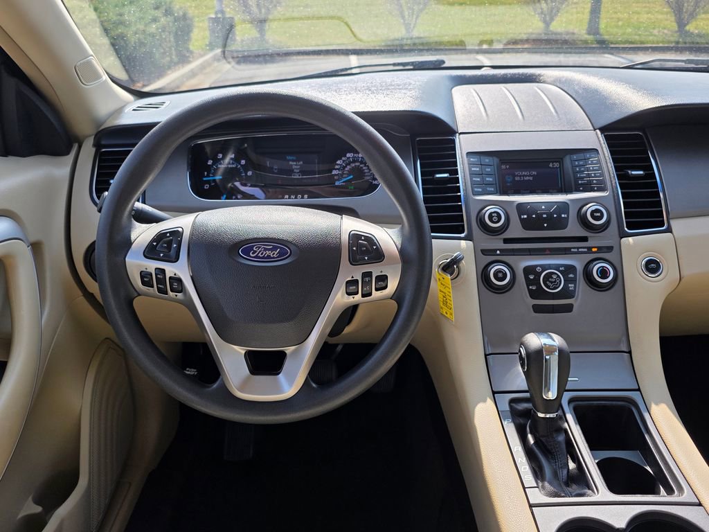 Used 2018 Ford Taurus SE image 32