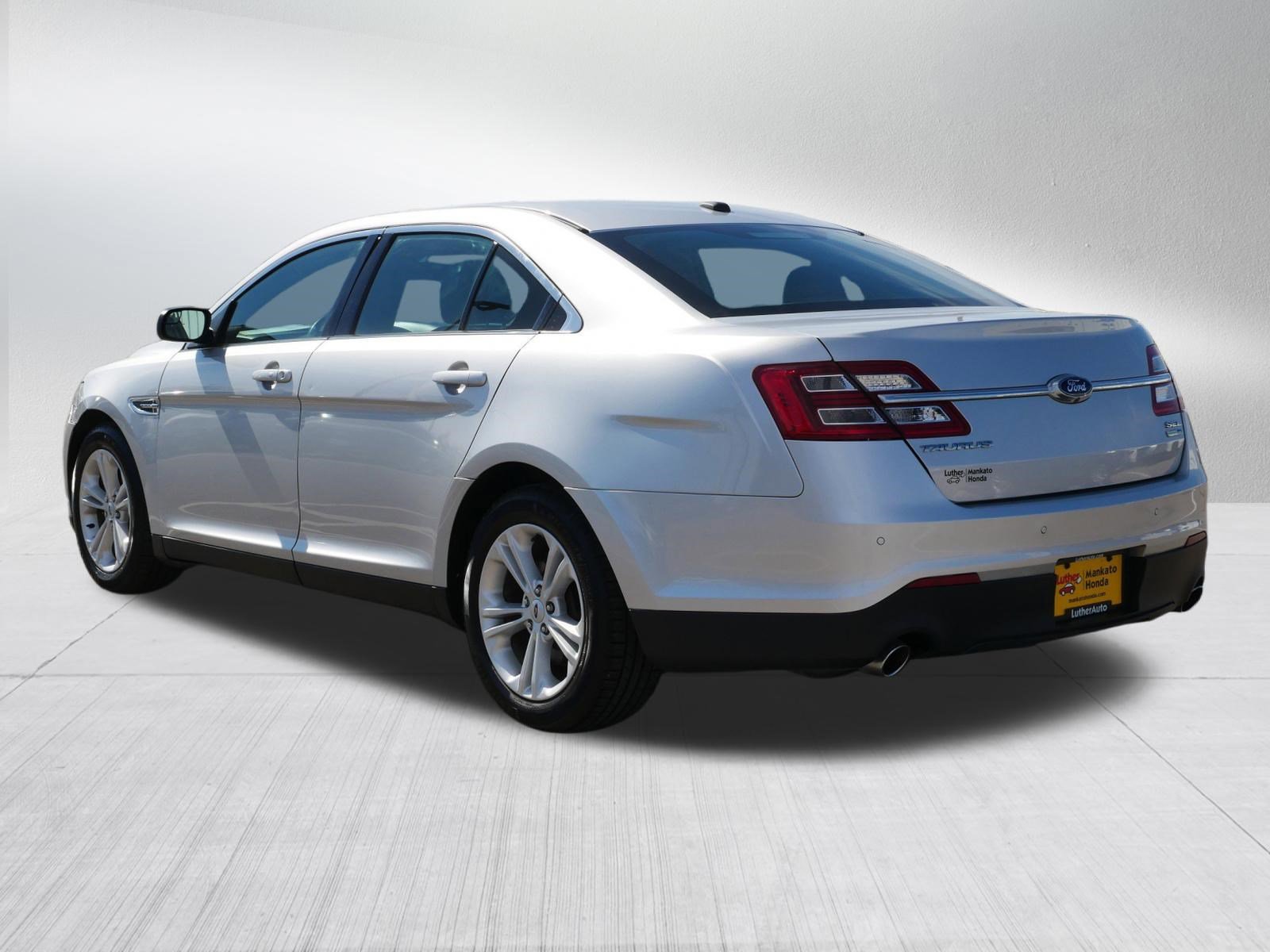 Used 2016 Ford Taurus SEL w/ Equipment Group 201A image 5