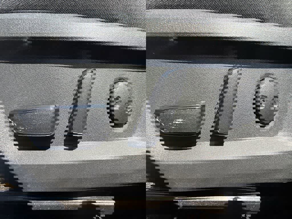 Used 2023 Nissan Rogue SV image 18