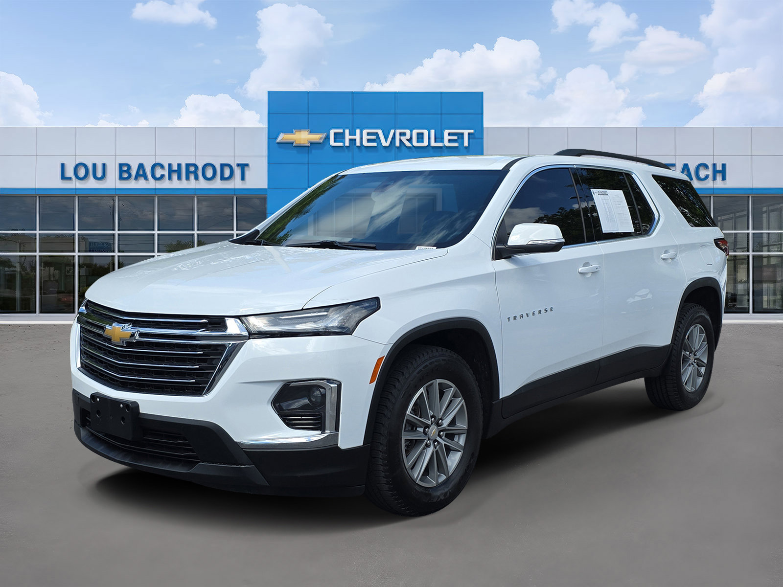 Used 2023 Chevrolet Traverse LT FWD image 3