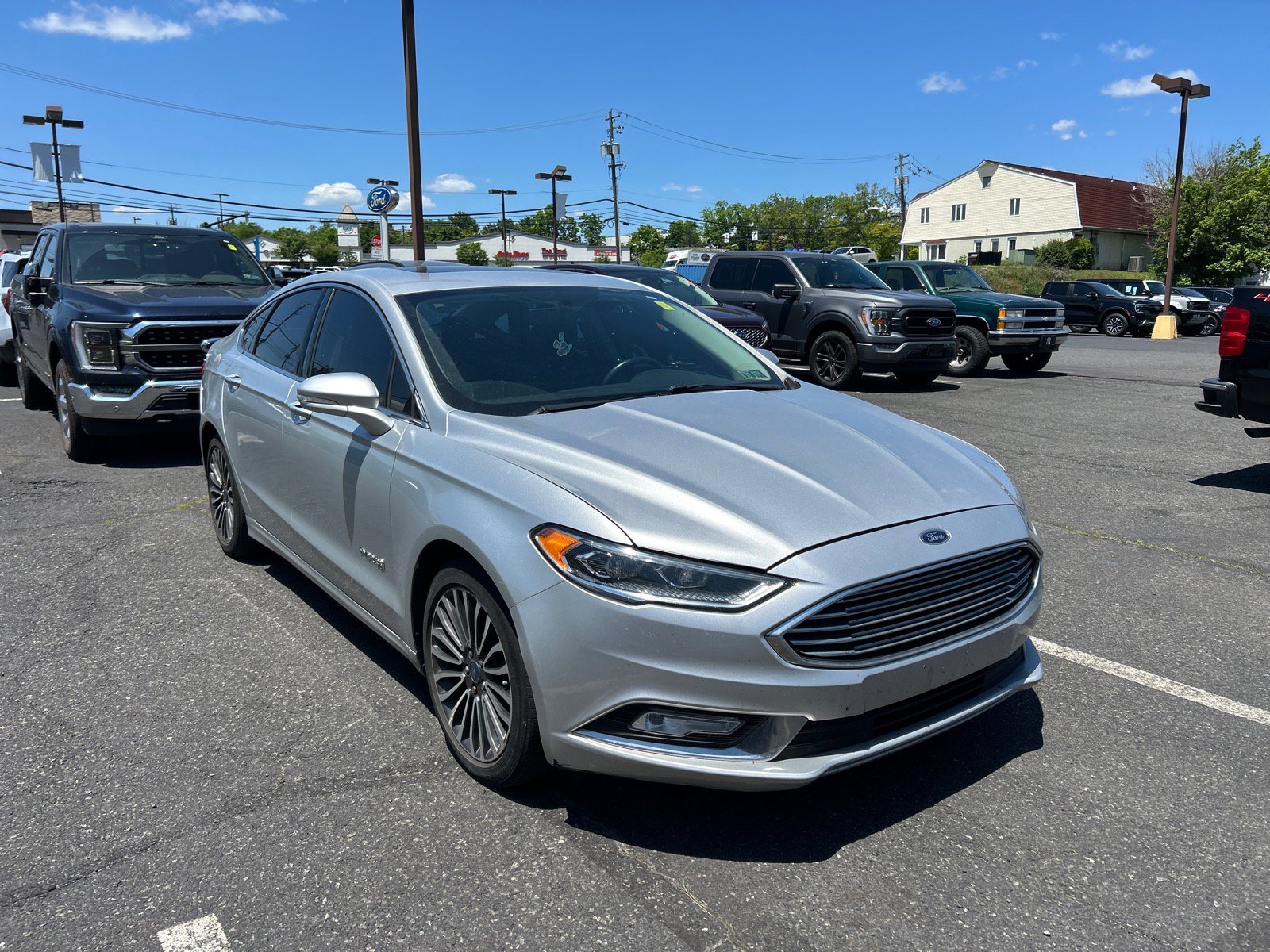 Used 2017 Ford Fusion Titanium FWD image 3