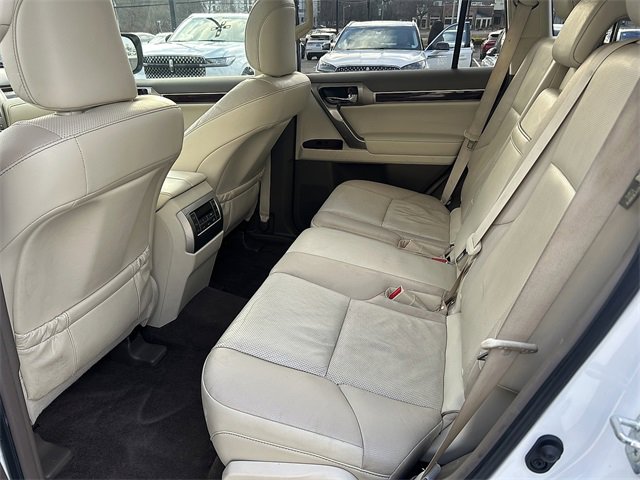 Used 2018 Lexus GX 460 image 17