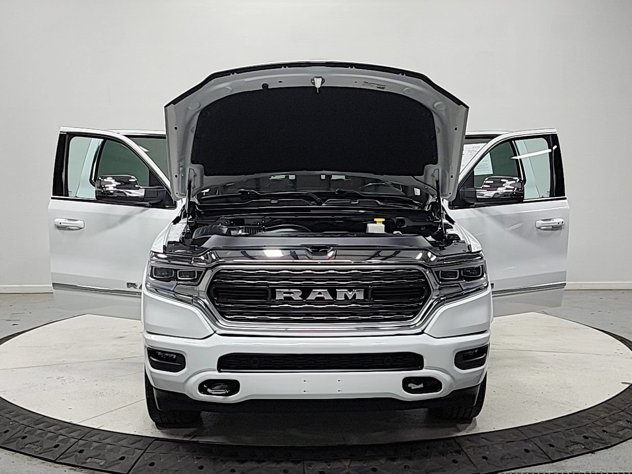 Used 2023 RAM 1500 Limited w/ Body Color Bumper Group AWD/4WD image 10