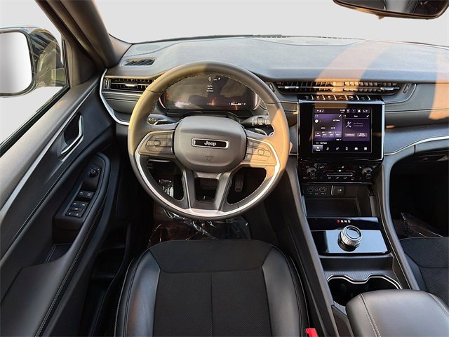 Used 2024 Jeep Grand Cherokee L Altitude image 17