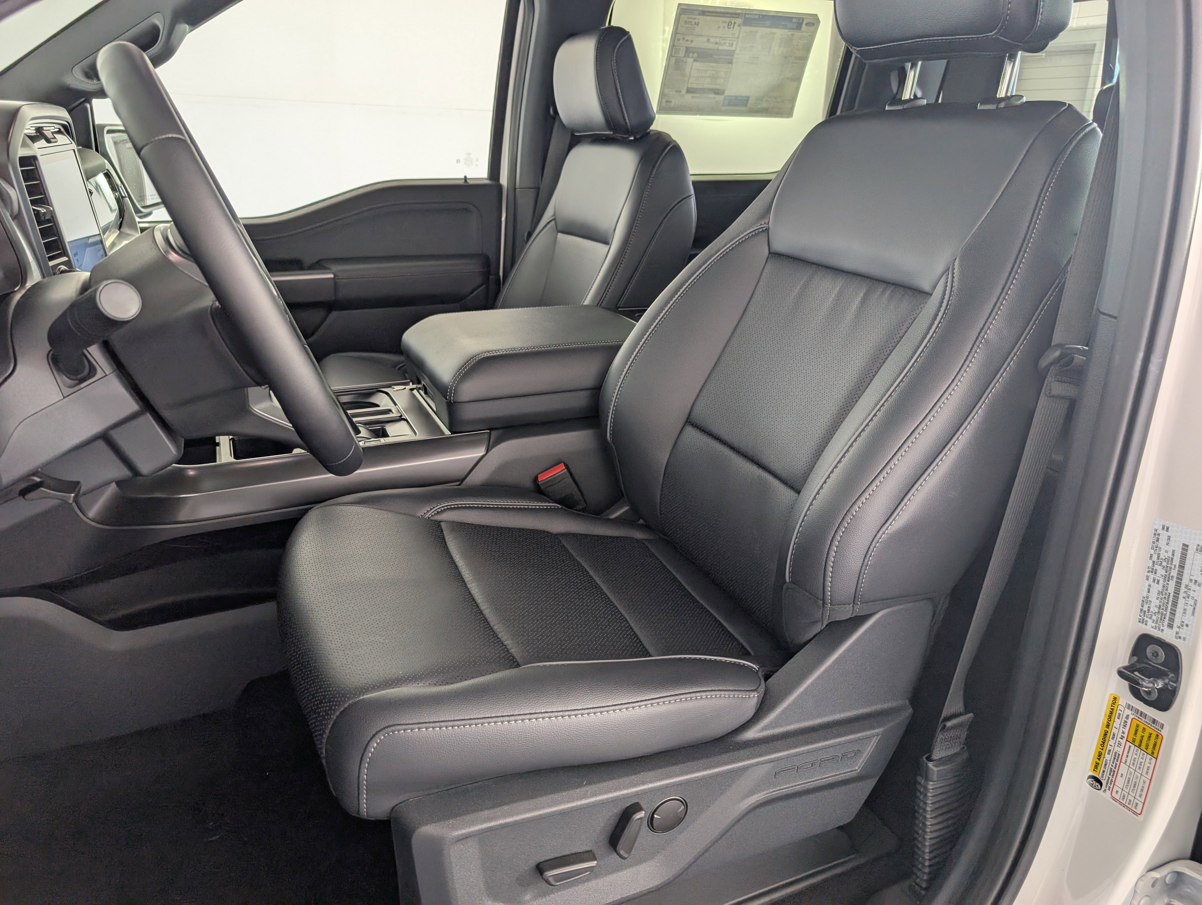 New 2025 Ford F150 Lariat w/ Equipment Group 501A Mid image 10