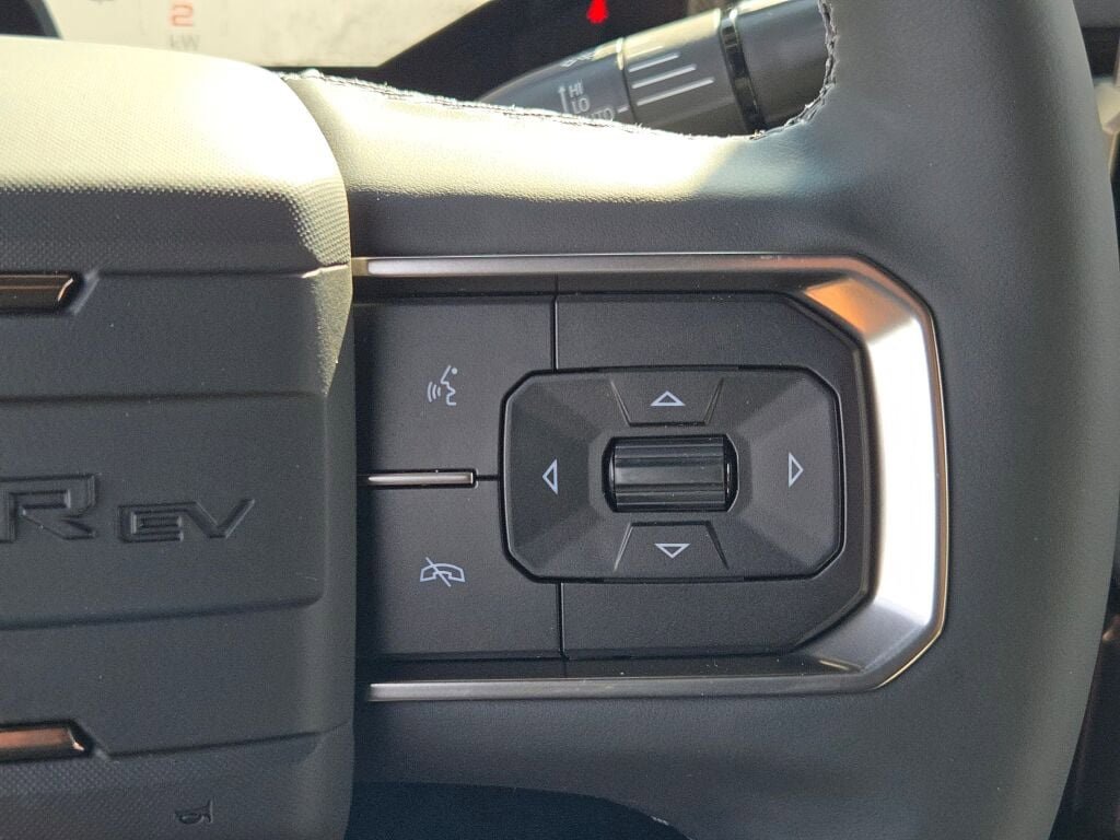 New 2025 GMC Hummer EV 2X image 30