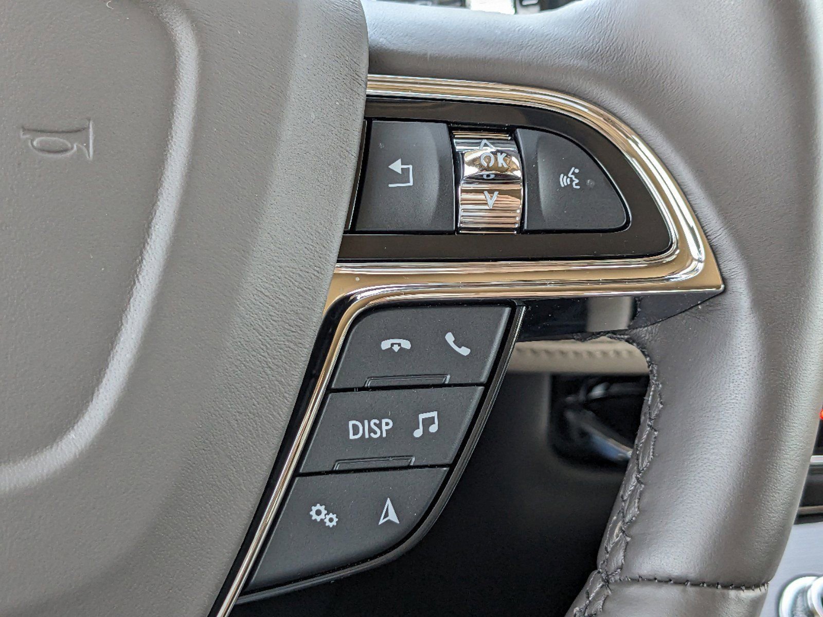 Certified 2023 Lincoln Nautilus Reserve w/ Equipment Group 201A image 30