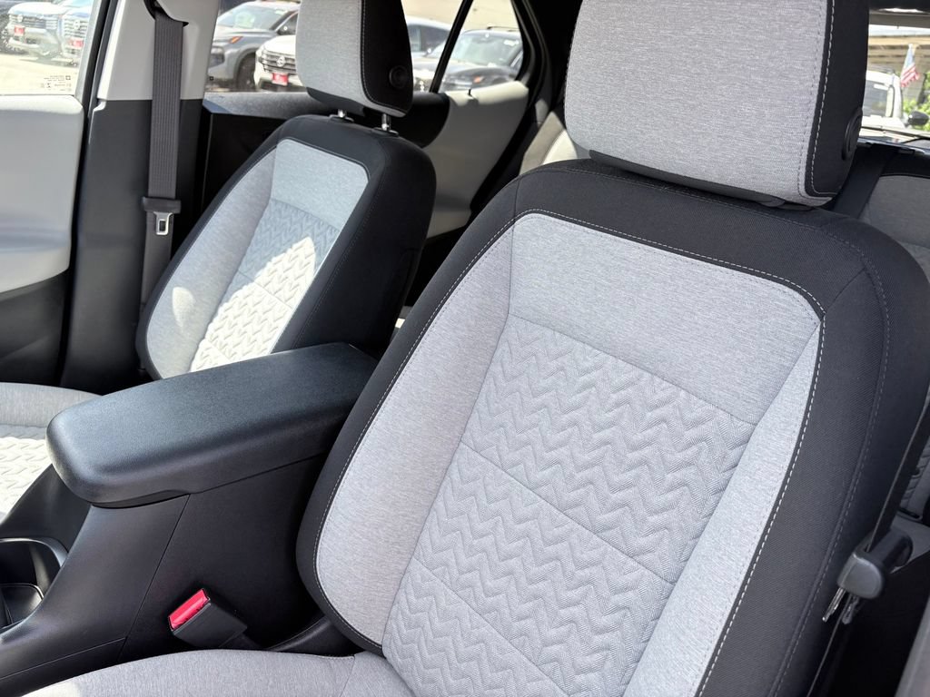 Used 2023 Chevrolet Equinox LS w/ LS Convenience Package FWD image 12
