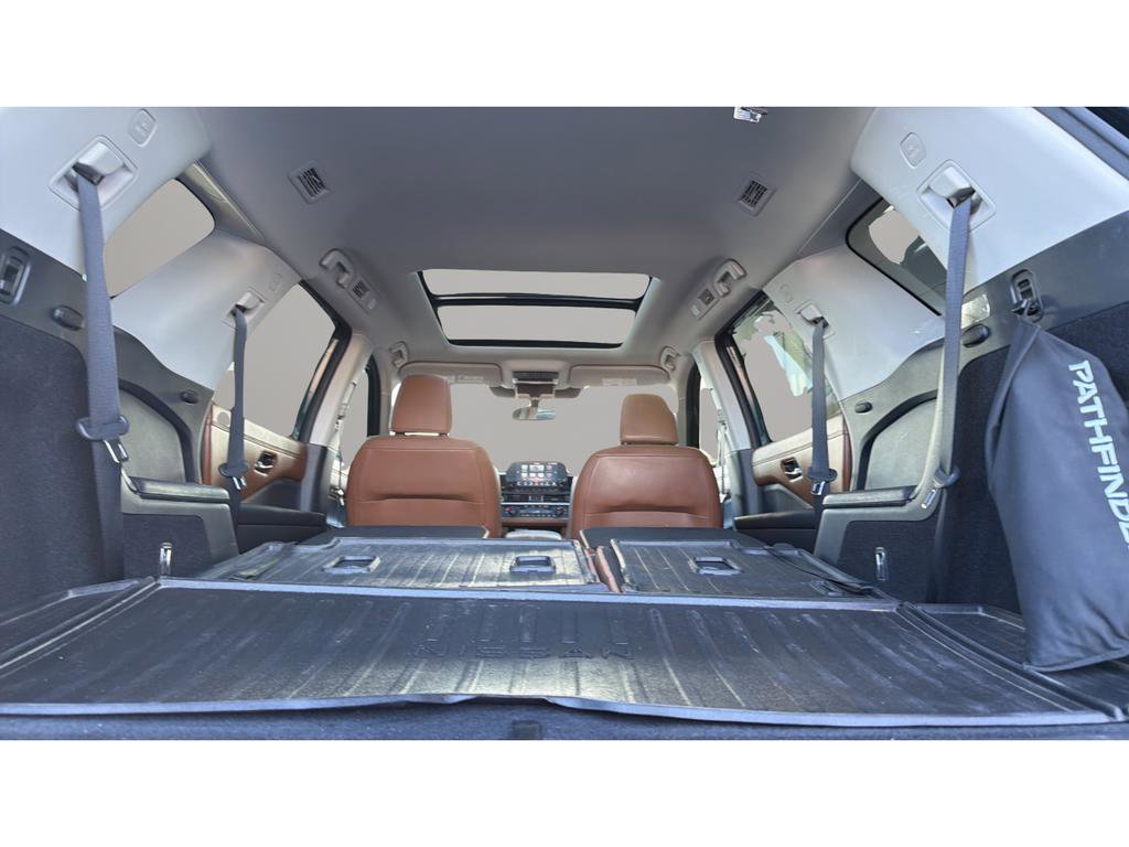 Certified 2022 Nissan Pathfinder Platinum w/ Lighting Package (N93) image 18