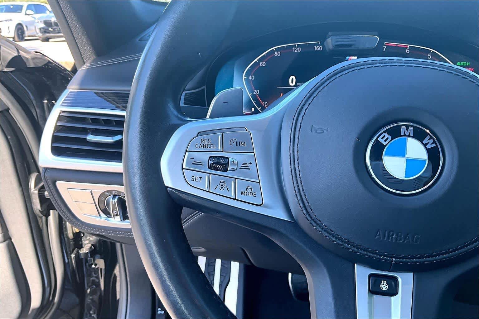 Used 2020 BMW 750i xDrive w/ Executive Package AWD/4WD image 25