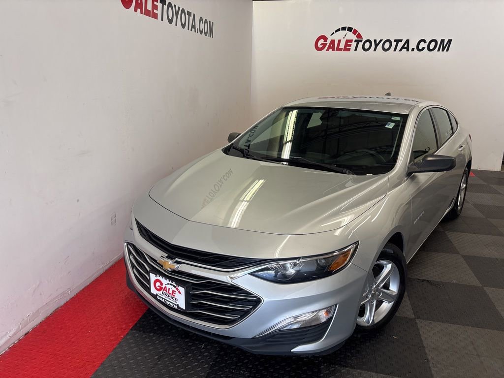 Used 2022 Chevrolet Malibu LS FWD image 3