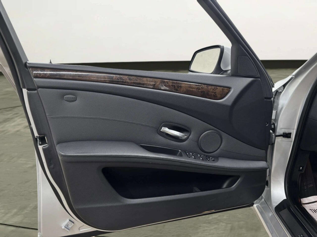 Used 2010 BMW 528i xDrive Sedan image 10