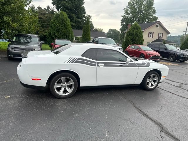 Used 2017 Dodge Challenger SXT RWD image 8