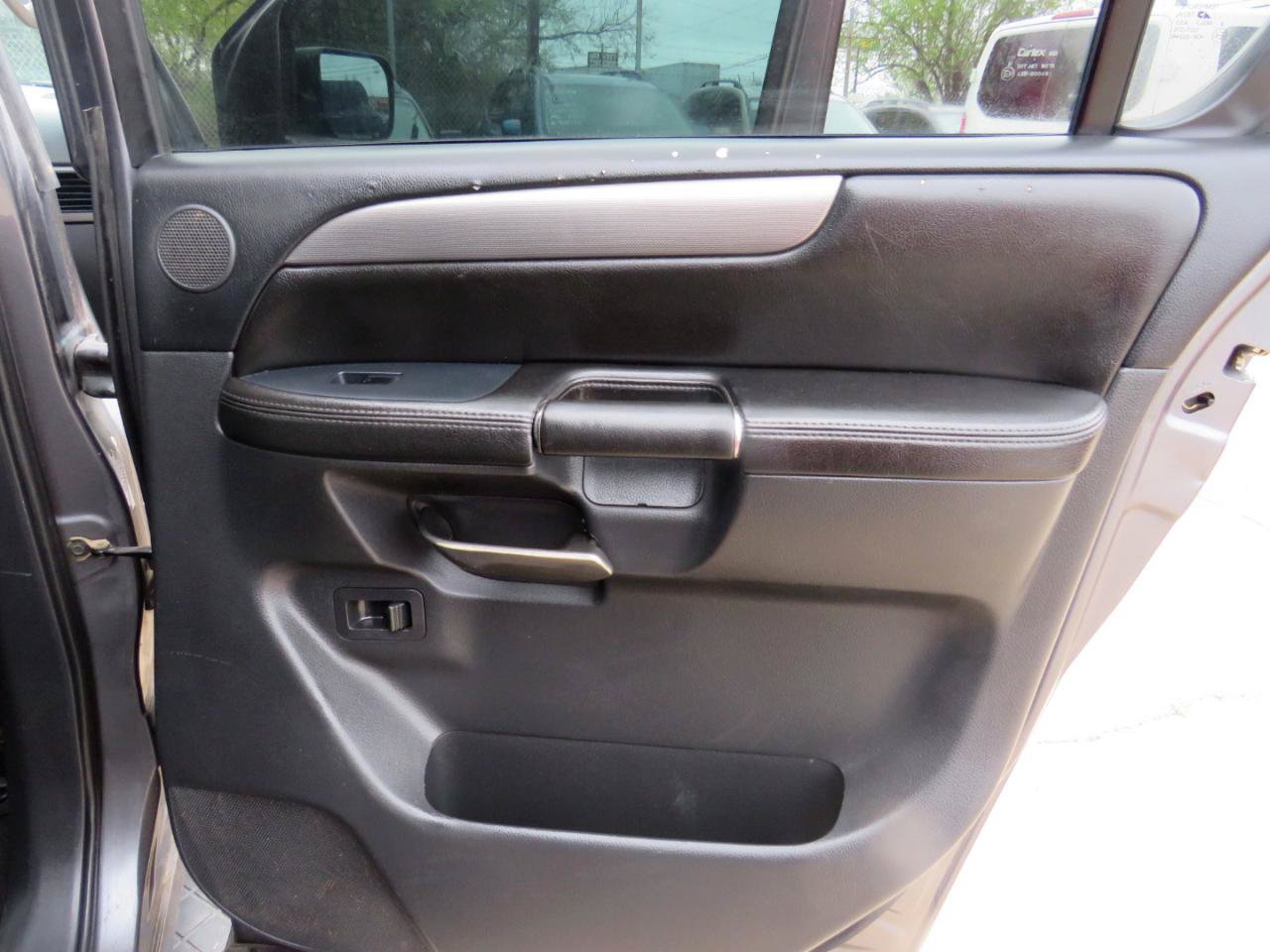 Used 2013 Nissan Armada SV AWD/4WD image 23