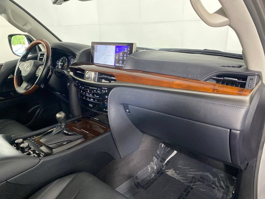 Used 2021 Lexus LX 570 4WD w/ Luxury Package image 34