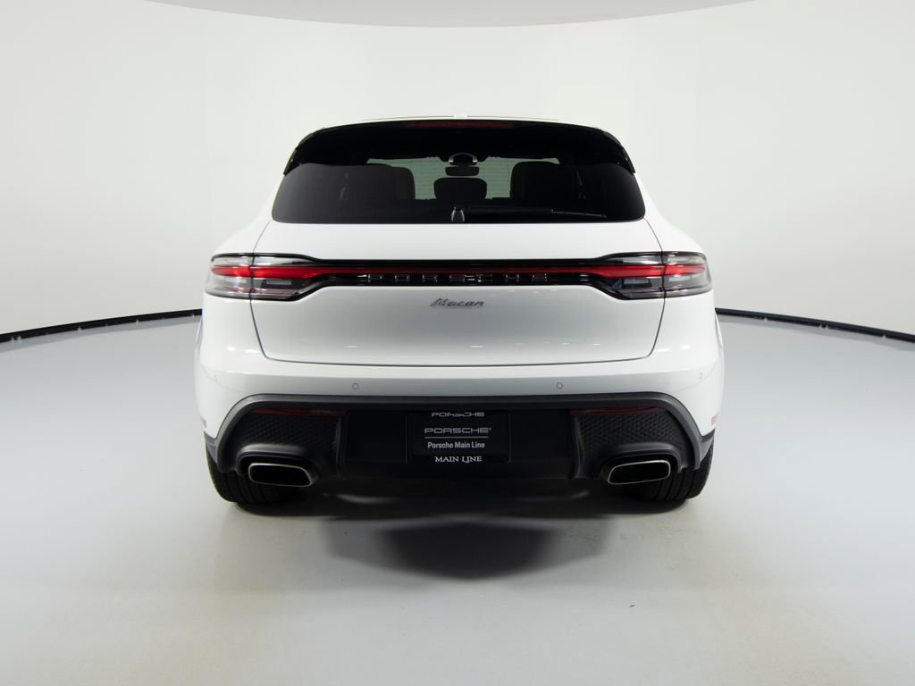 Certified 2025 Porsche Macan image 9