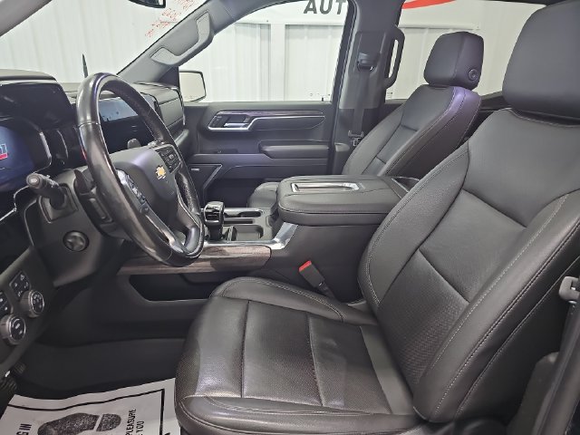 Used 2022 Chevrolet Silverado 1500 LTZ w/ LTZ Premium Package AWD/4WD image 38