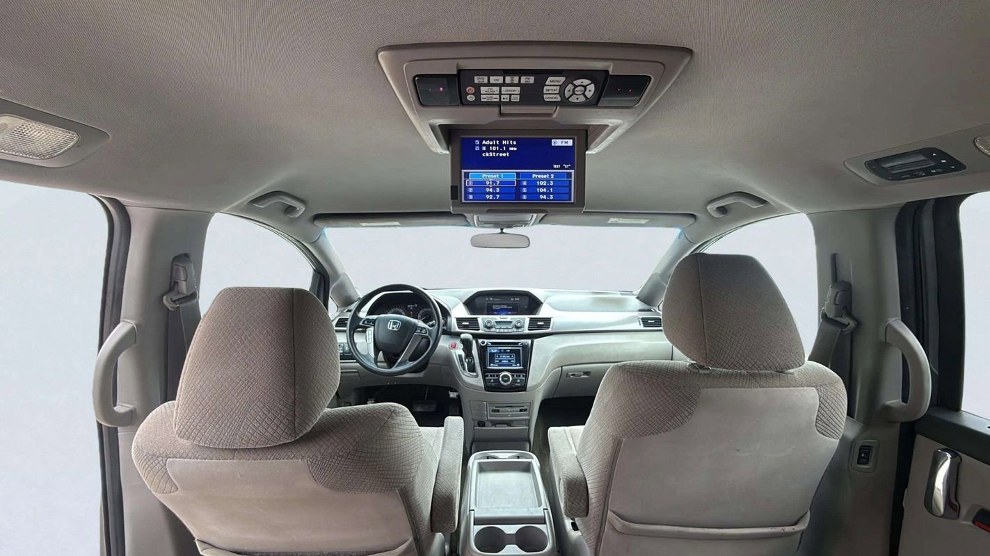 Used 2016 Honda Odyssey SE image 9