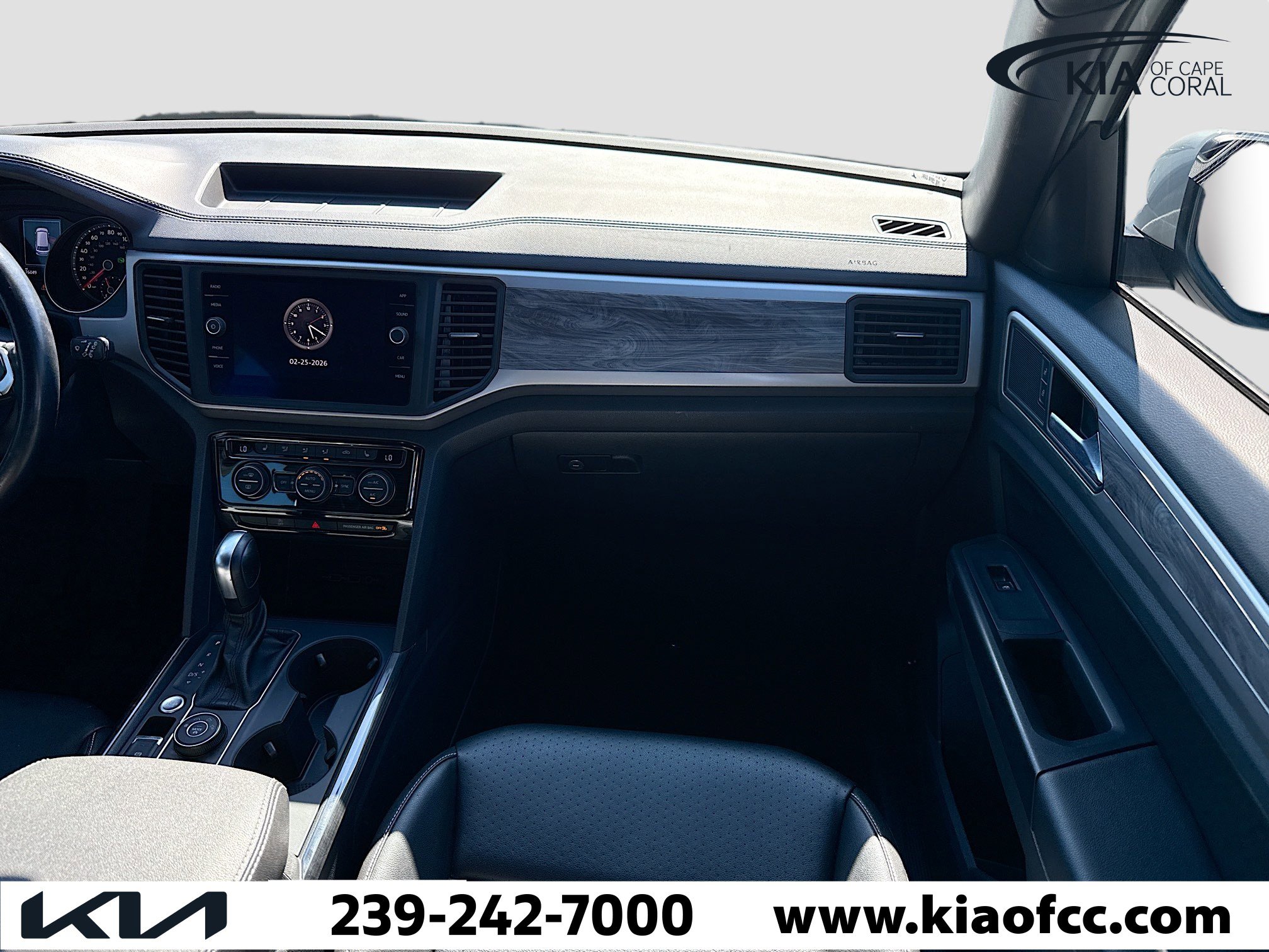 Used 2020 Volkswagen Atlas Cross Sport SE w/ Towing Package image 18