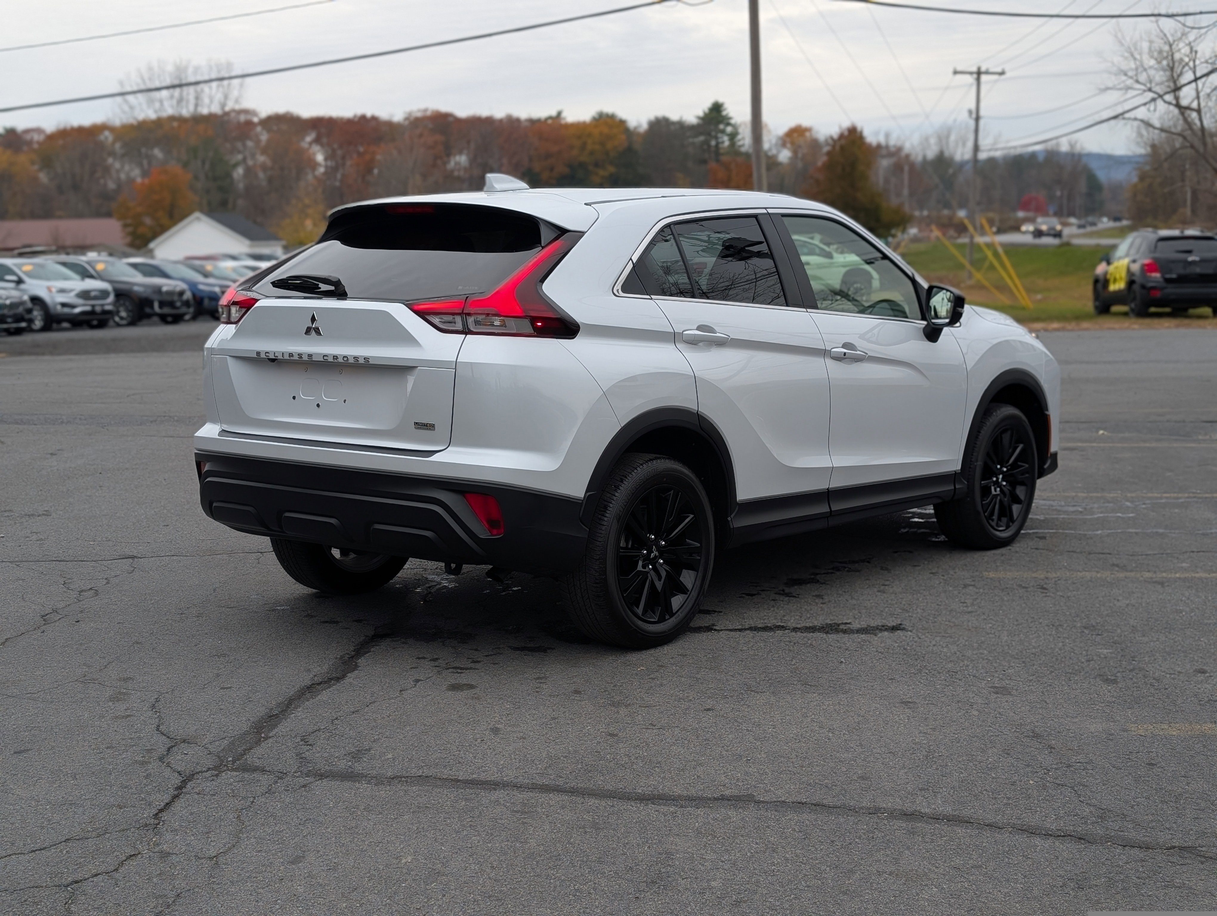 Used 2024 Mitsubishi Eclipse Cross LE image 10