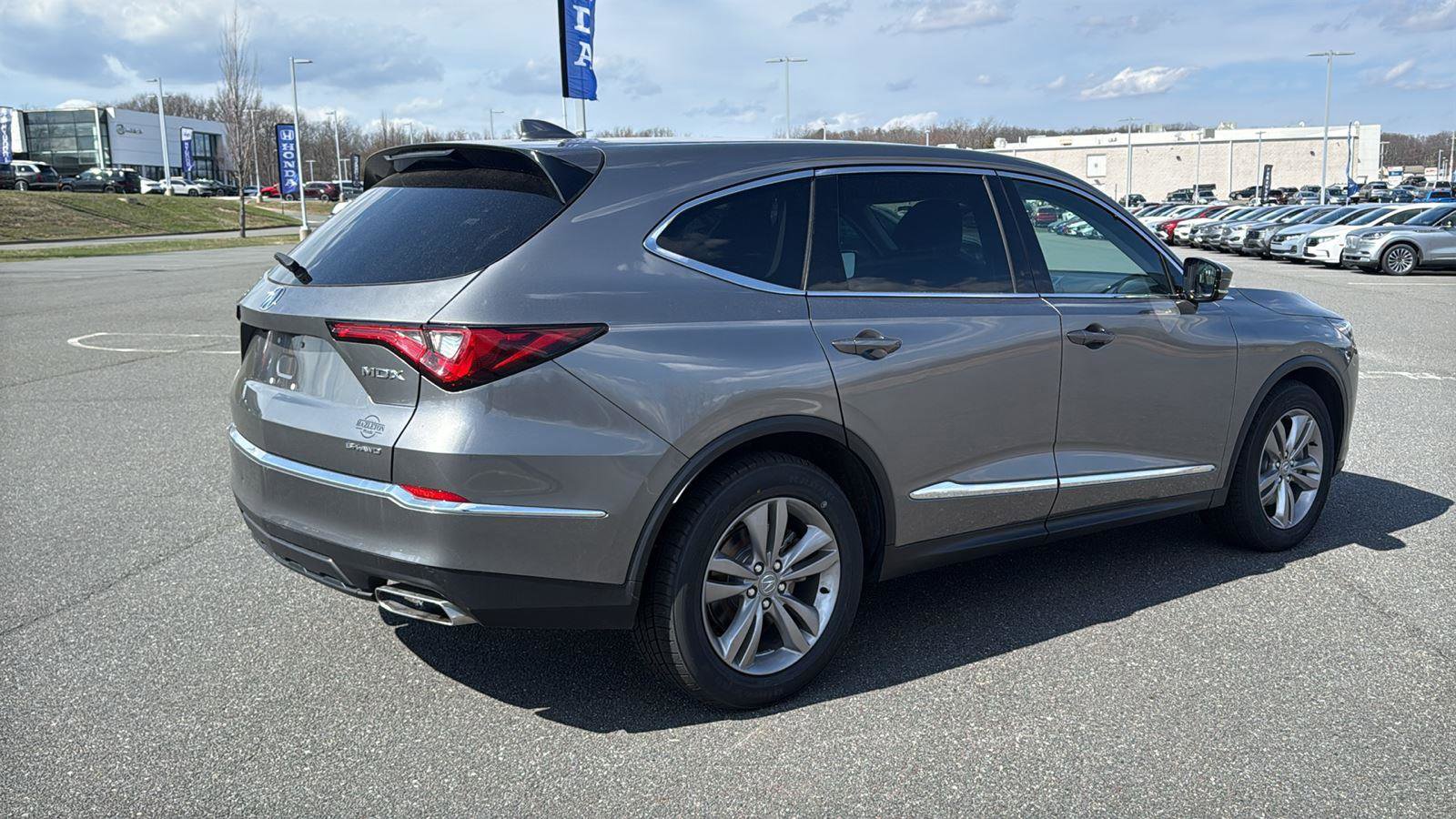 Used 2023 Acura MDX SH-AWD image 5