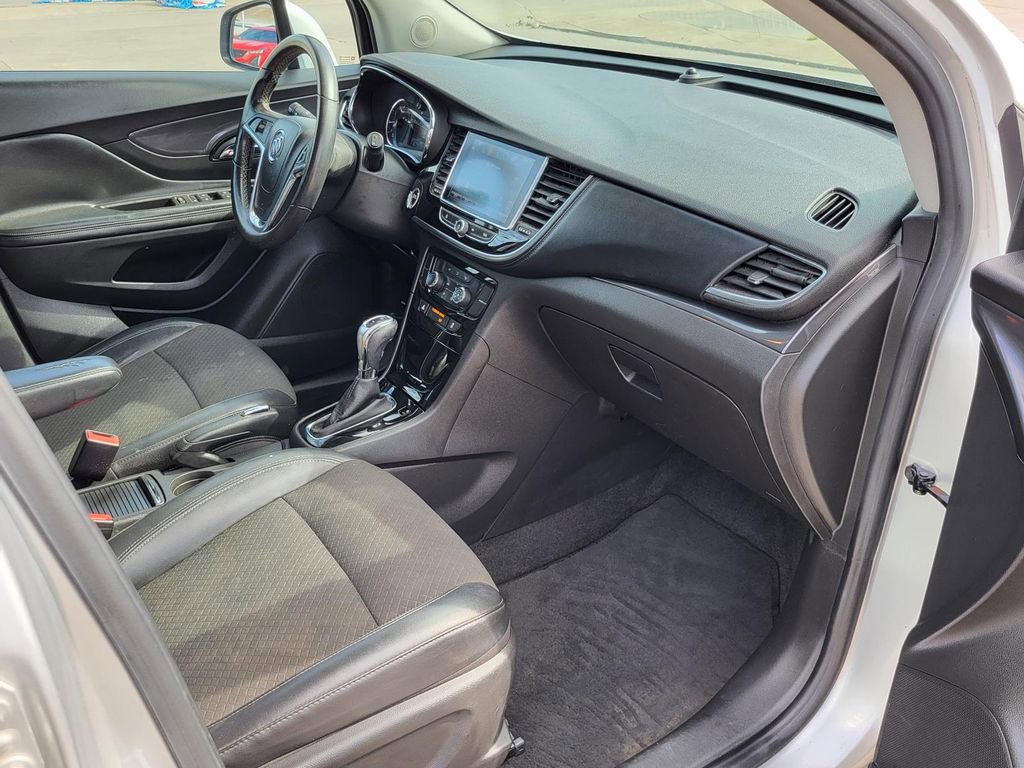 Used 2018 Buick Encore Preferred image 9