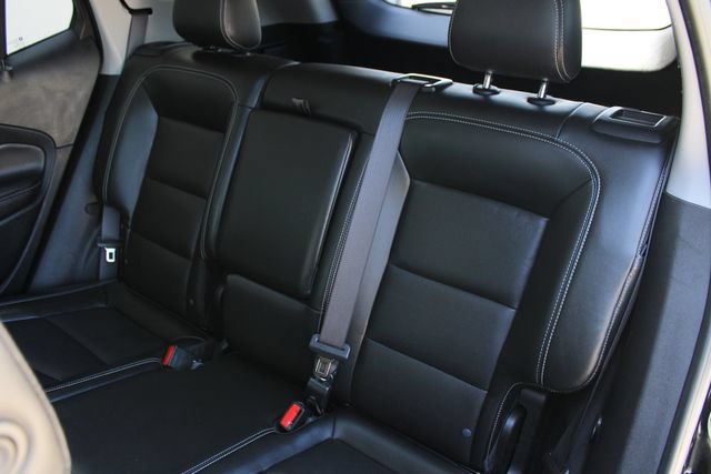 Used 2022 GMC Terrain SLT w/ GMC Pro Grade Package AWD/4WD image 23