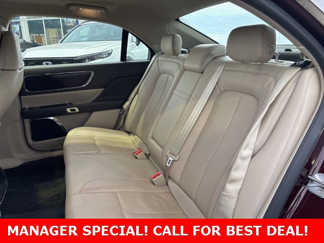 Used 2019 Lincoln Continental Select image 21