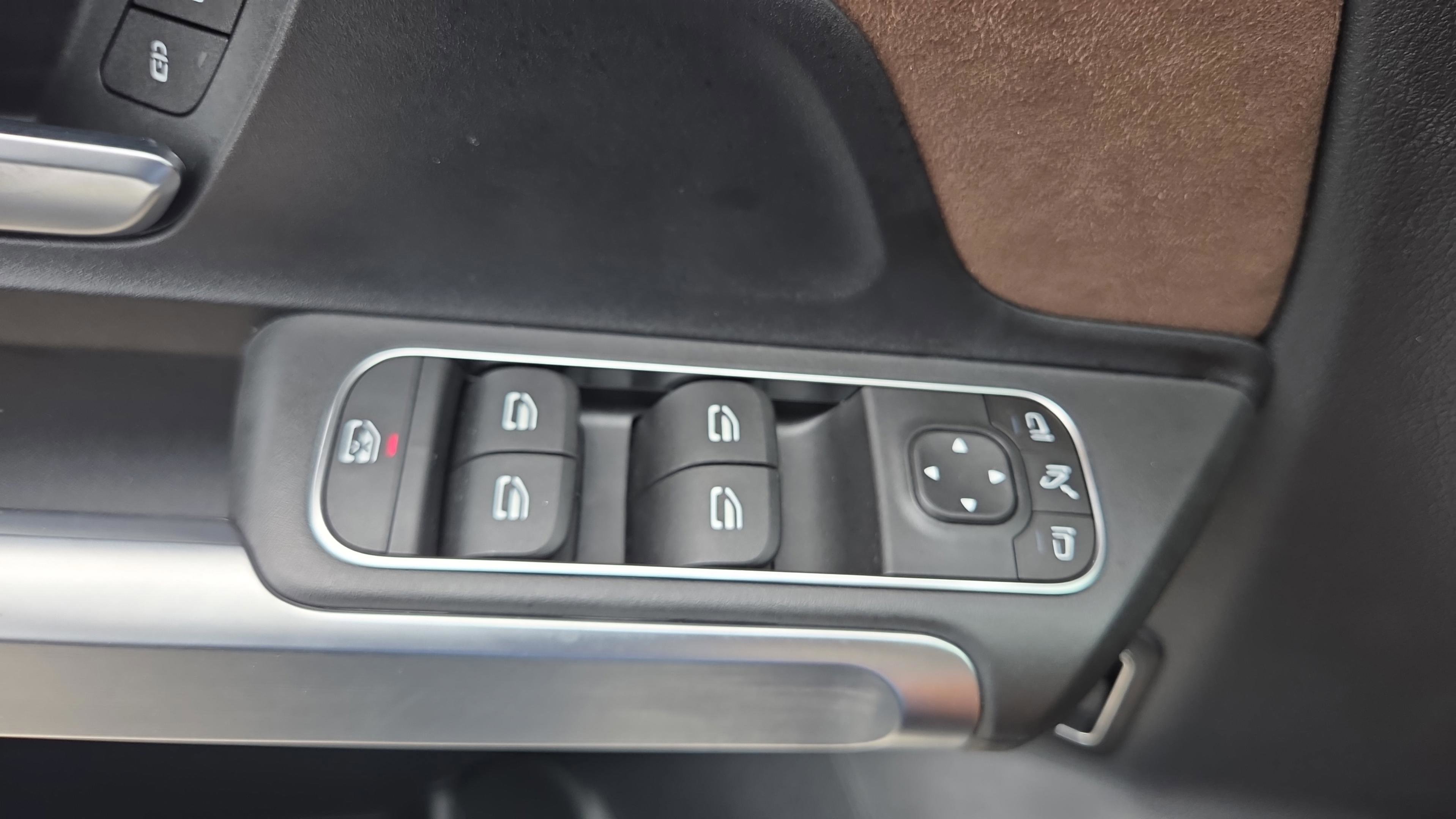 Used 2026 Mercedes-Benz GLB 250 image 36