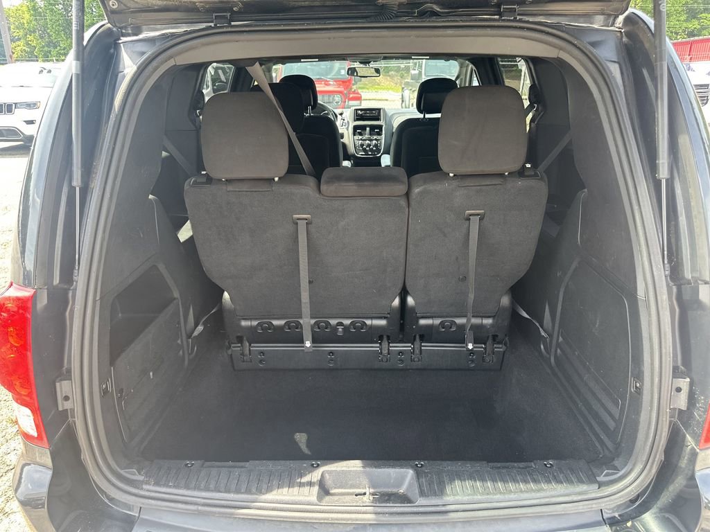 Used 2016 Dodge Grand Caravan SE FWD image 18